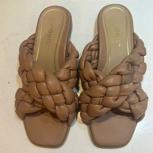 Vionic high arch shoes NWT